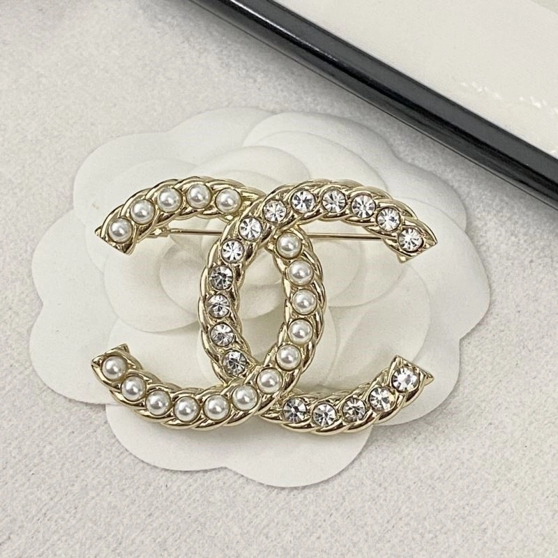 Sustainable Chanel Brooches 225583