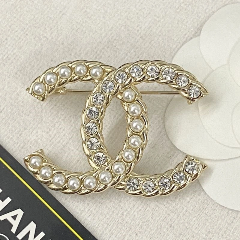 Sustainable Chanel Brooches 225583