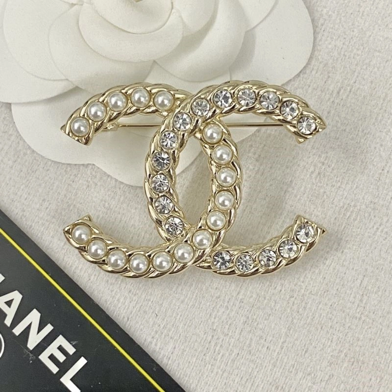 Sustainable Chanel Brooches 225583