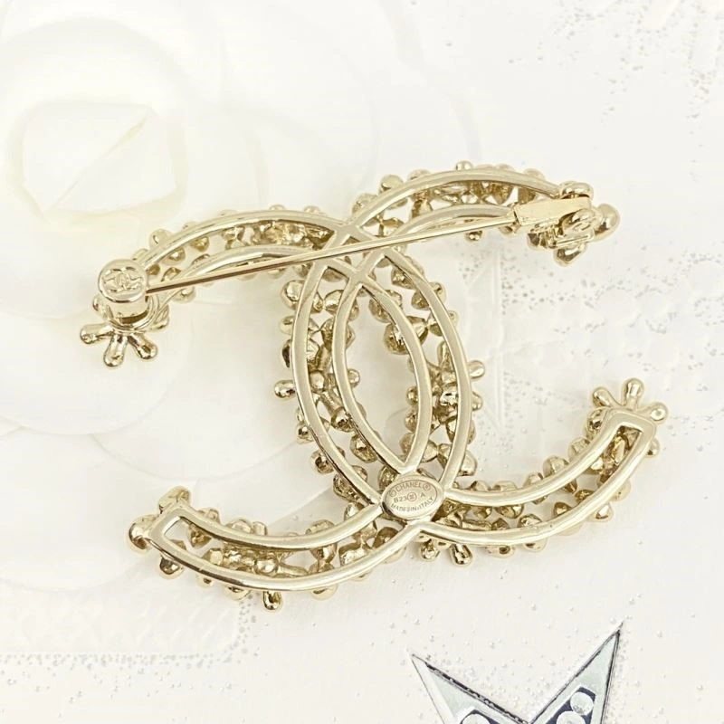 Trendsetting Chanel Brooches 225566