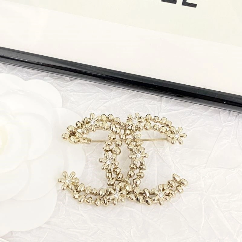 Trendsetting Chanel Brooches 225566