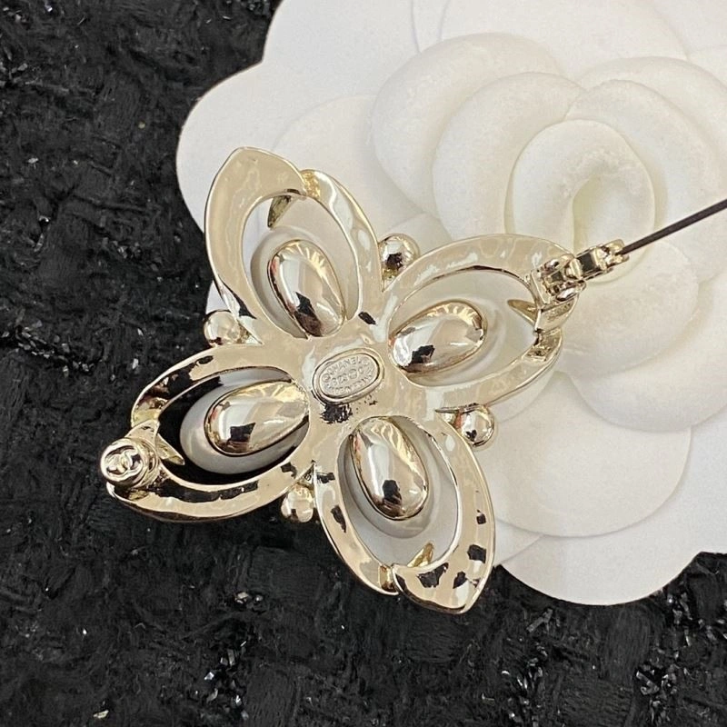 Durable Chanel Brooches 225571