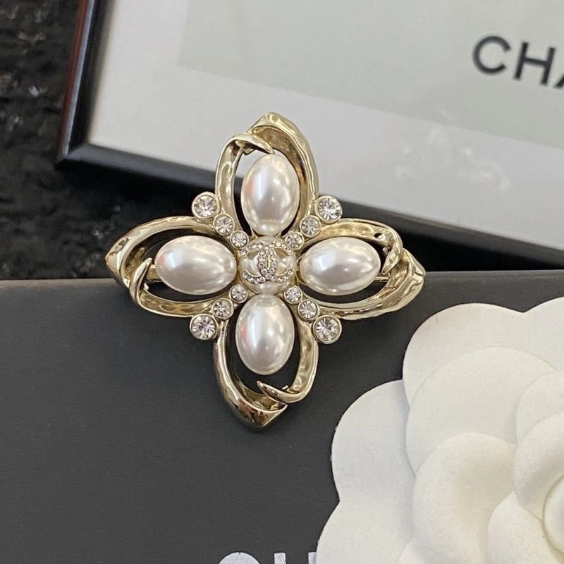 Durable Chanel Brooches 225571