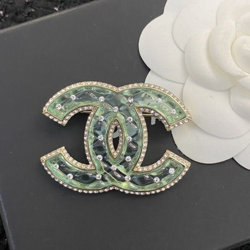 FashionForward Chanel Brooches 225575