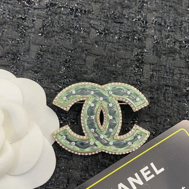 FashionForward Chanel Brooches 225575