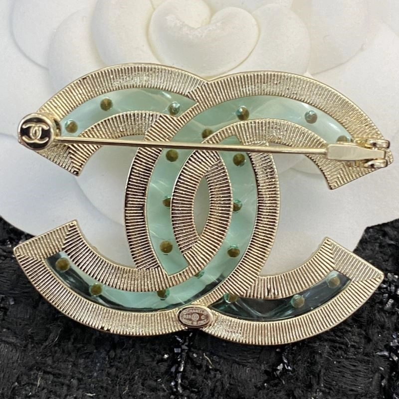 FashionForward Chanel Brooches 225575