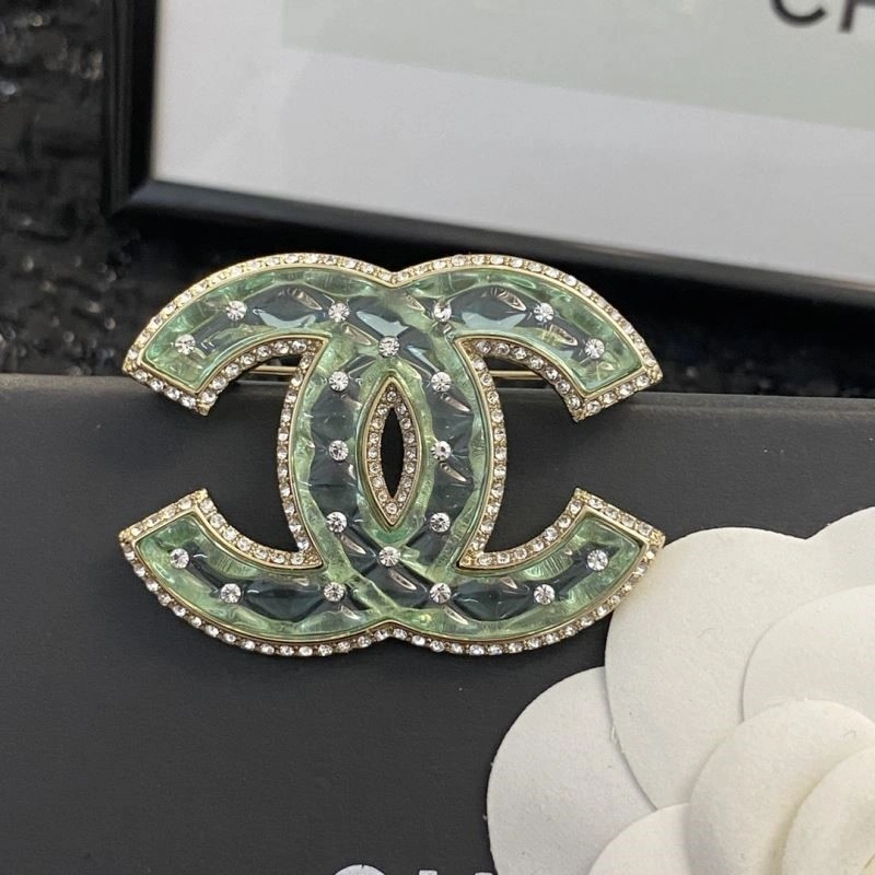 FashionForward Chanel Brooches 225575