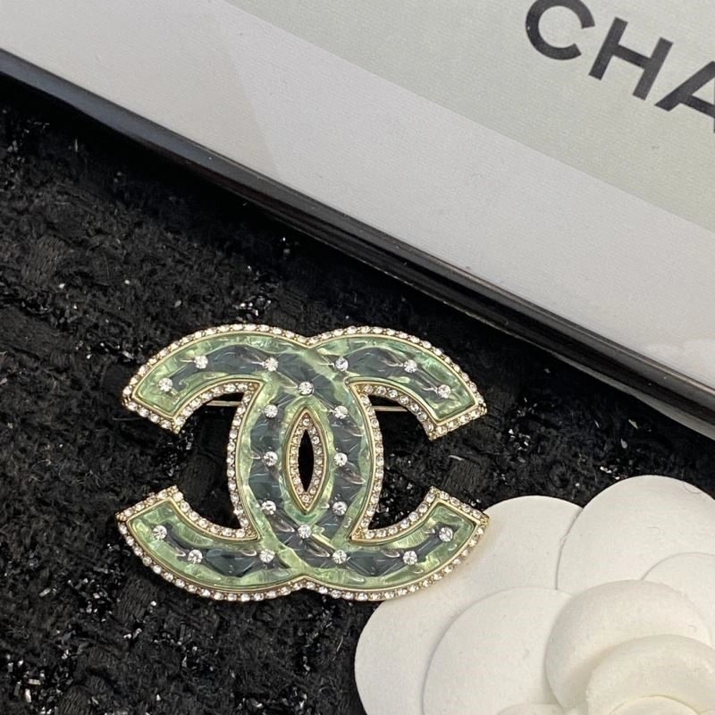 FashionForward Chanel Brooches 225575