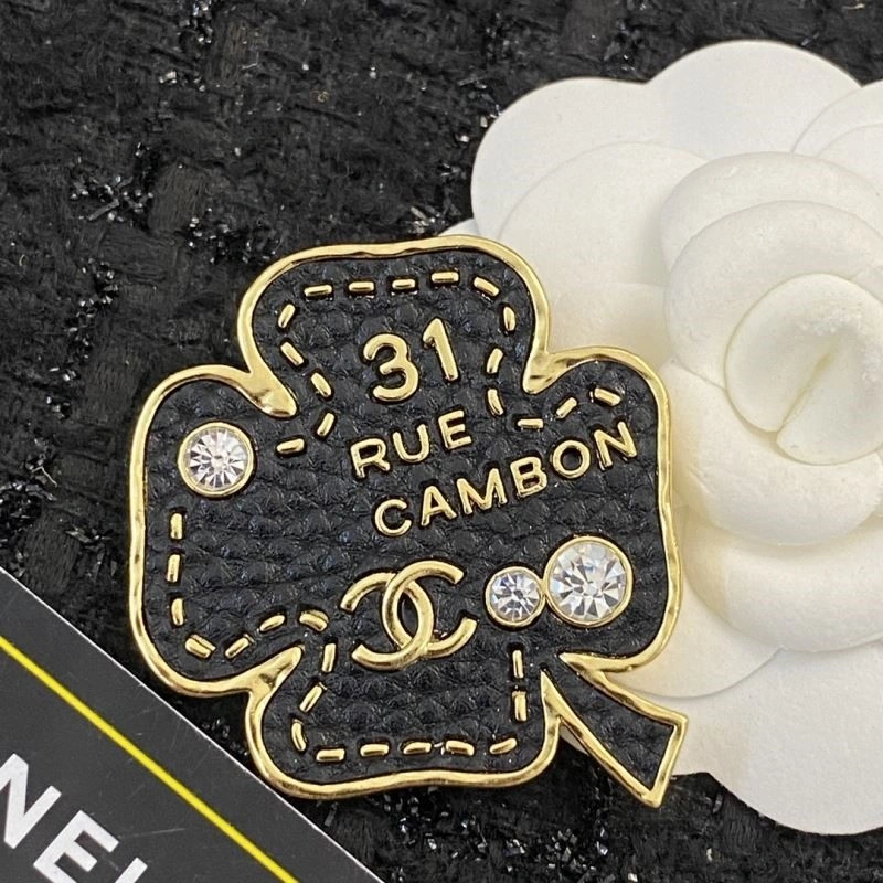 Snug Chanel Brooches 225577