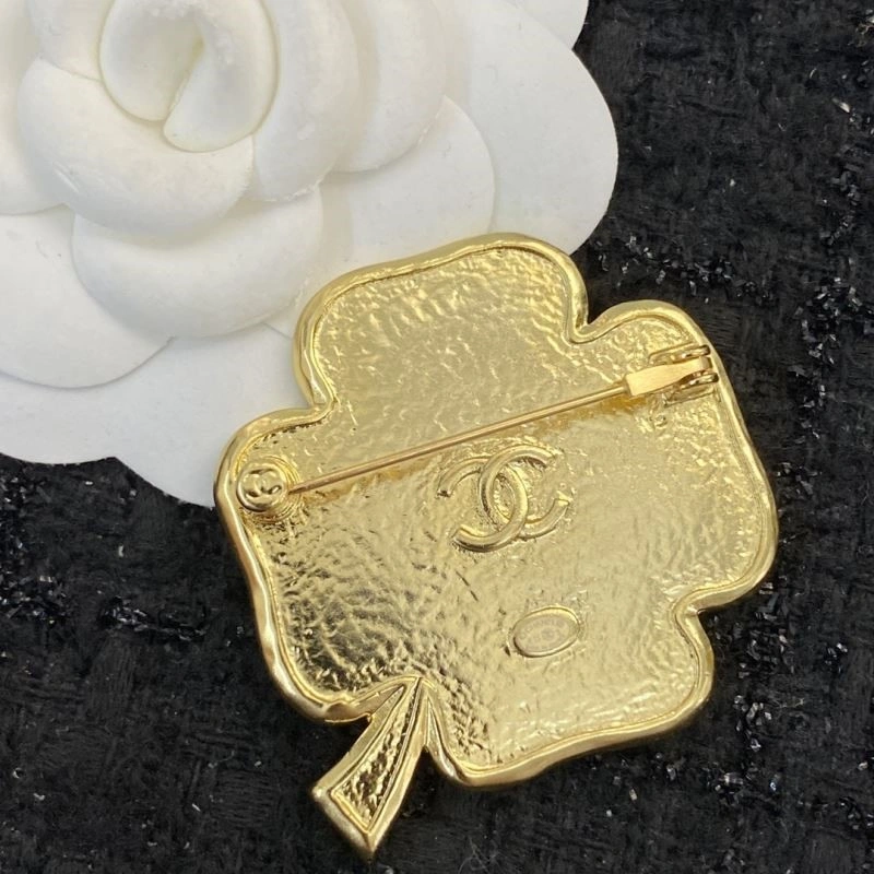 Snug Chanel Brooches 225577