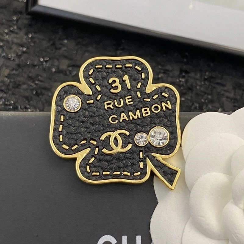 Snug Chanel Brooches 225577