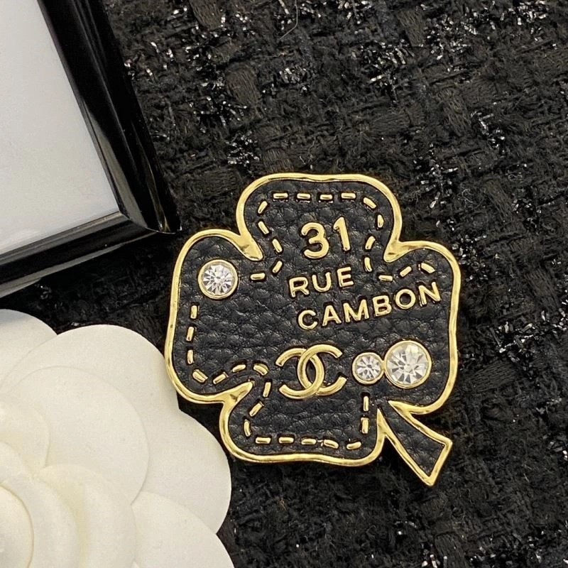Snug Chanel Brooches 225577