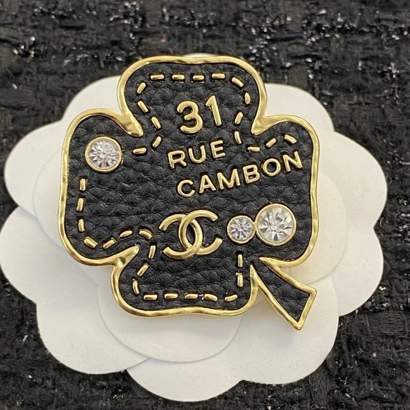 Snug Chanel Brooches 225577