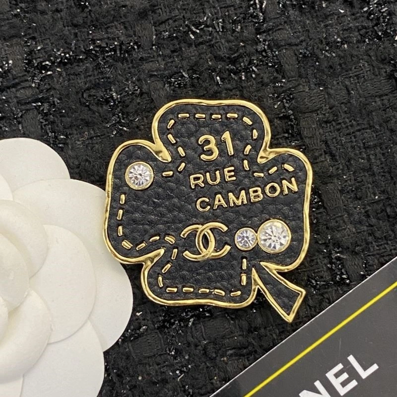 Snug Chanel Brooches 225577