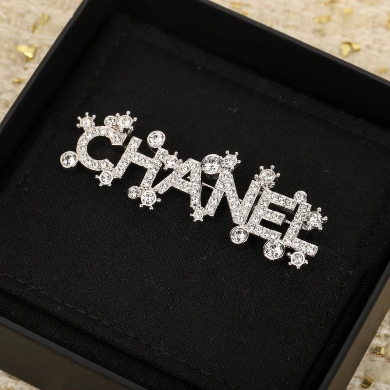 FashionForward Chanel Brooches 225565