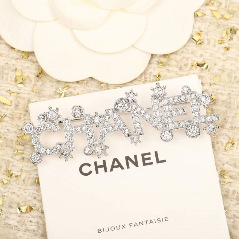 FashionForward Chanel Brooches 225565