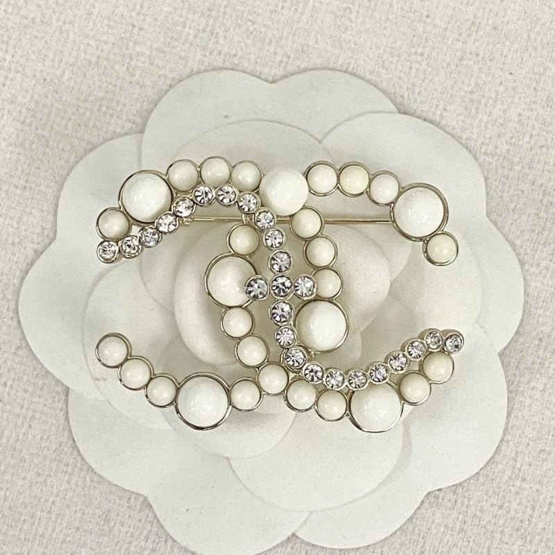 SmoothTexture Chanel Brooches 225563