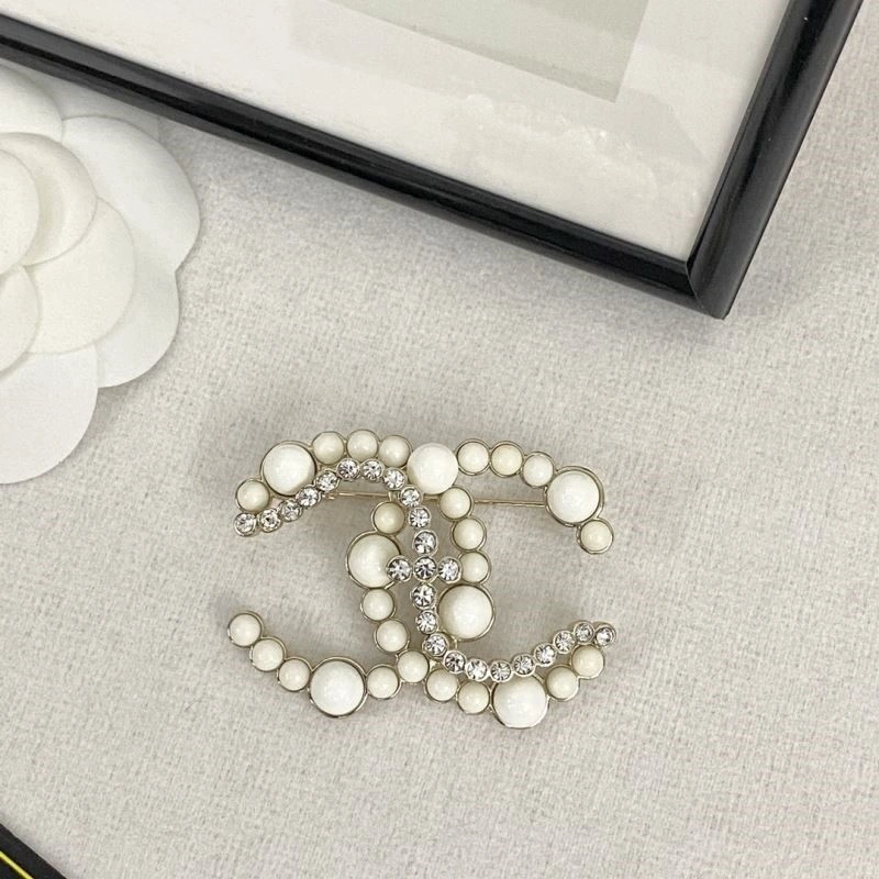 SmoothTexture Chanel Brooches 225563