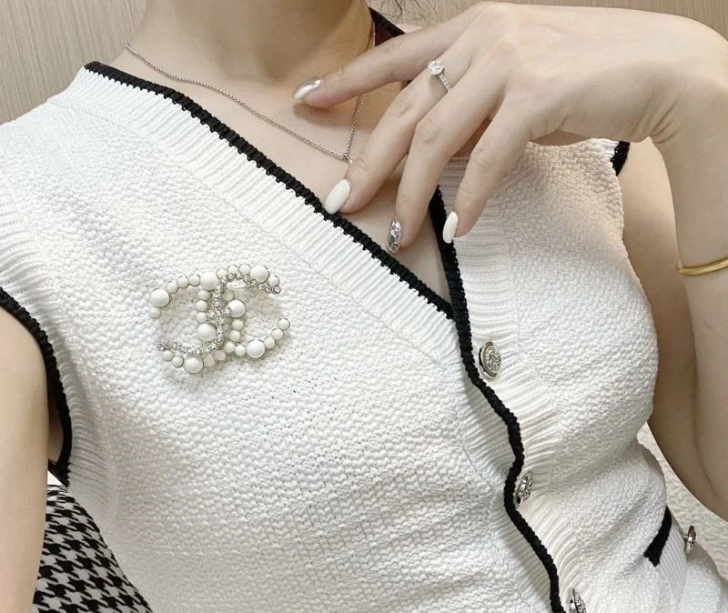 SmoothTexture Chanel Brooches 225563