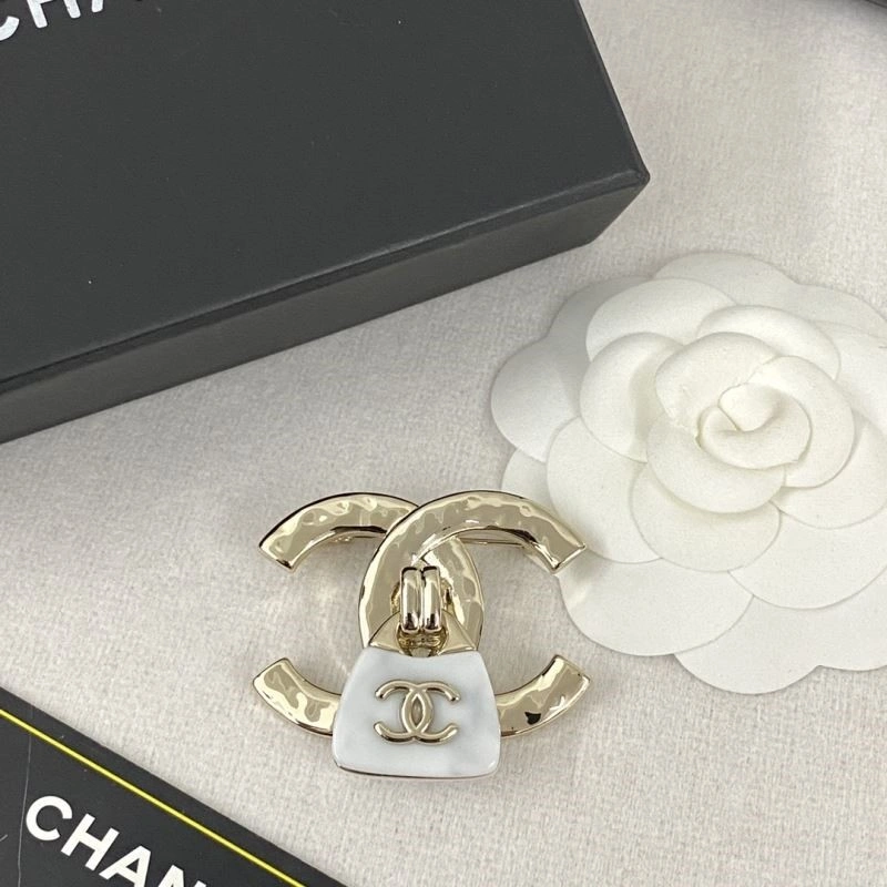 Chanel Brooches UrbanChic 225619