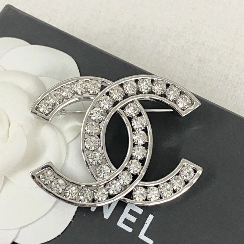 Seasonal Chanel Brooches 225558