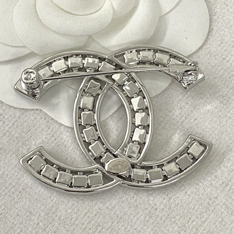 Seasonal Chanel Brooches 225558