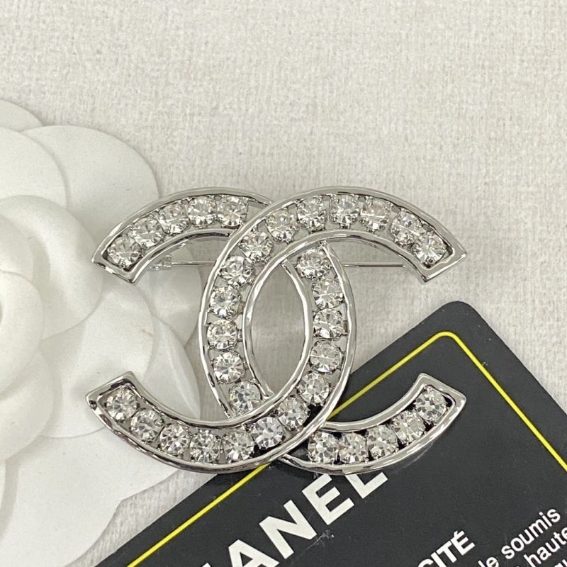 Seasonal Chanel Brooches 225558