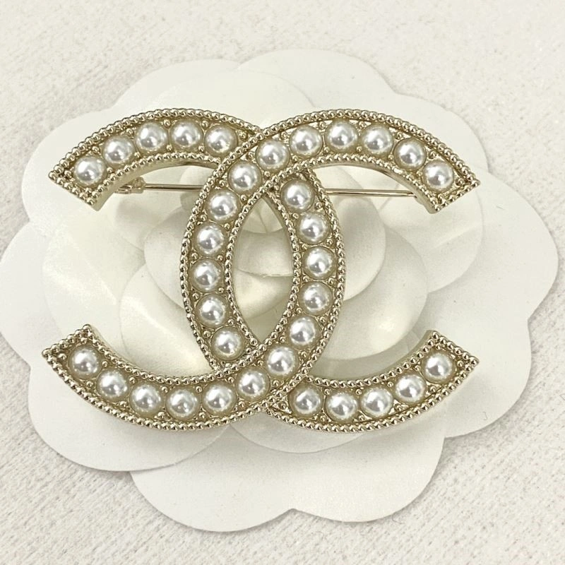 RelaxedFit Chanel Brooches 225562