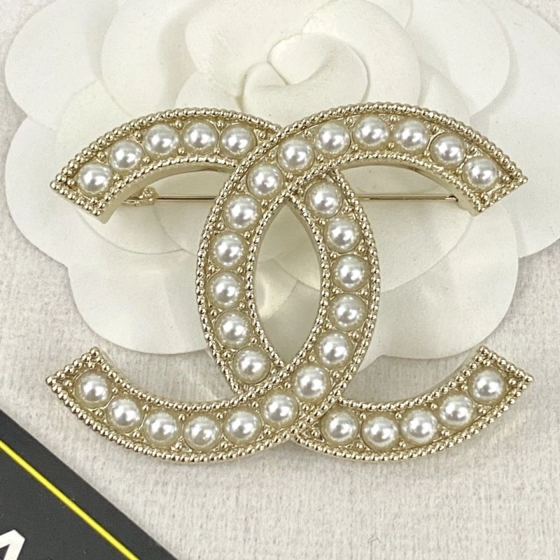RelaxedFit Chanel Brooches 225562