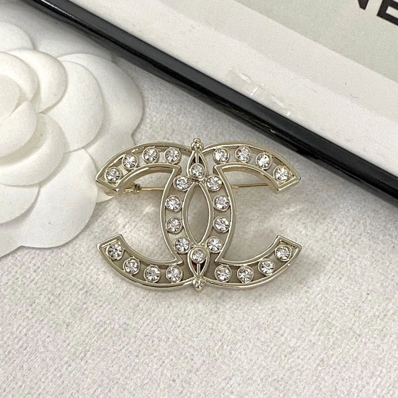 Chanel Brooches Affordable 225561