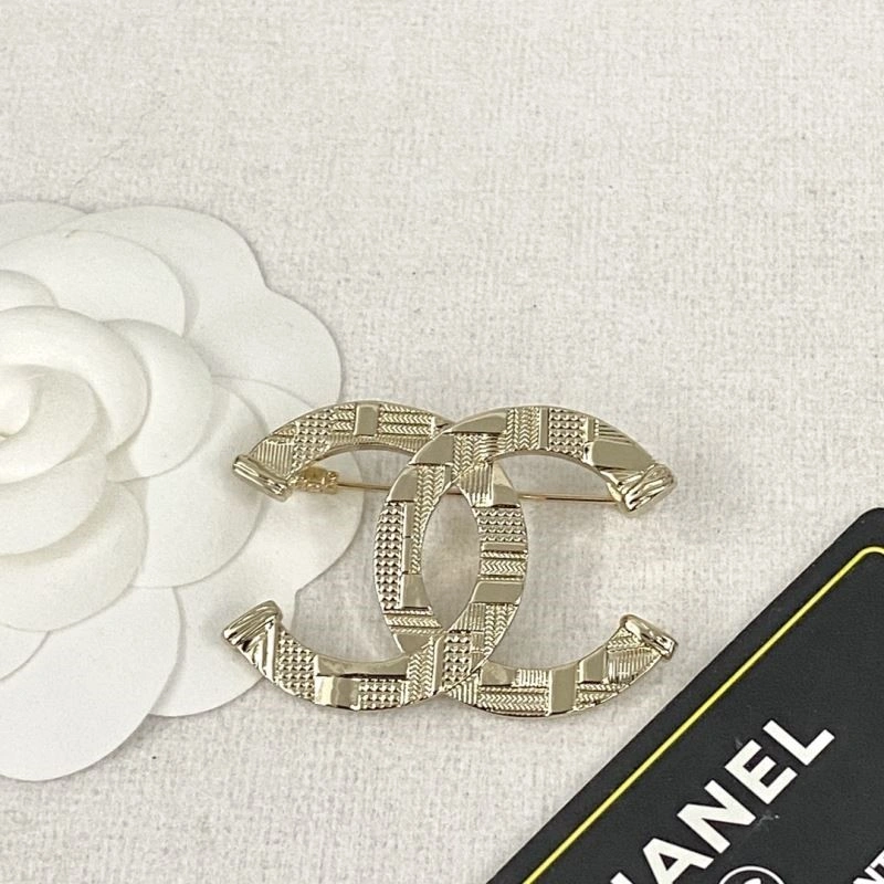 Resilient Chanel Brooches 225555
