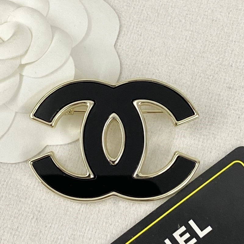 Affordable Chanel Brooches 225557