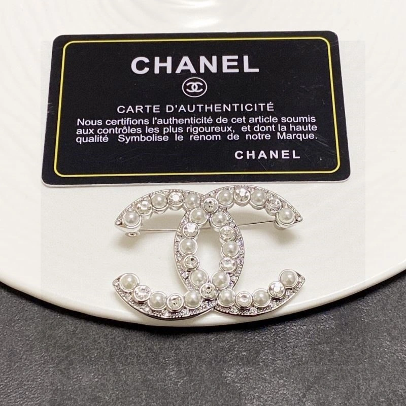 Sophisticated Chanel Brooches 225543