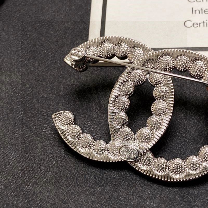 Sophisticated Chanel Brooches 225543