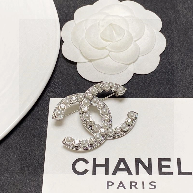 Sophisticated Chanel Brooches 225543