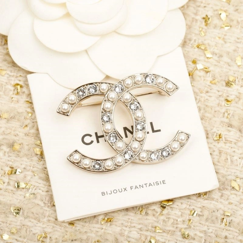 Lightweight Chanel Brooches 225559