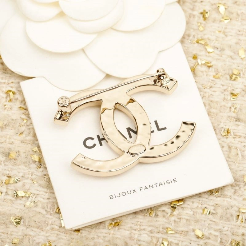 Lightweight Chanel Brooches 225559