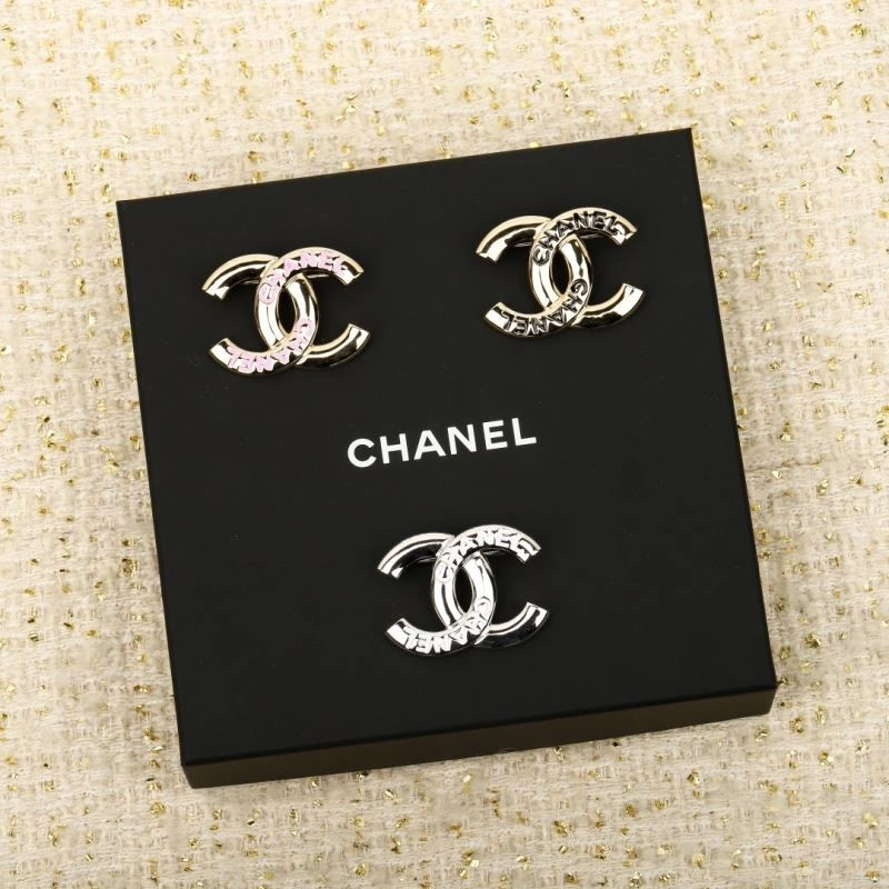 Neat Chanel Brooches 225549