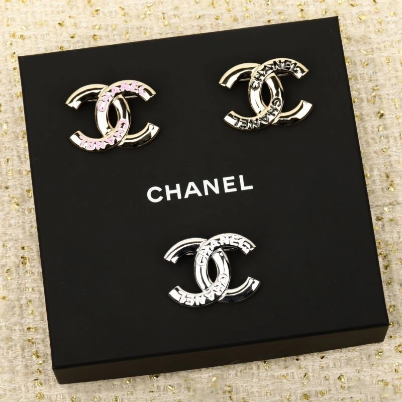 Neat Chanel Brooches 225549