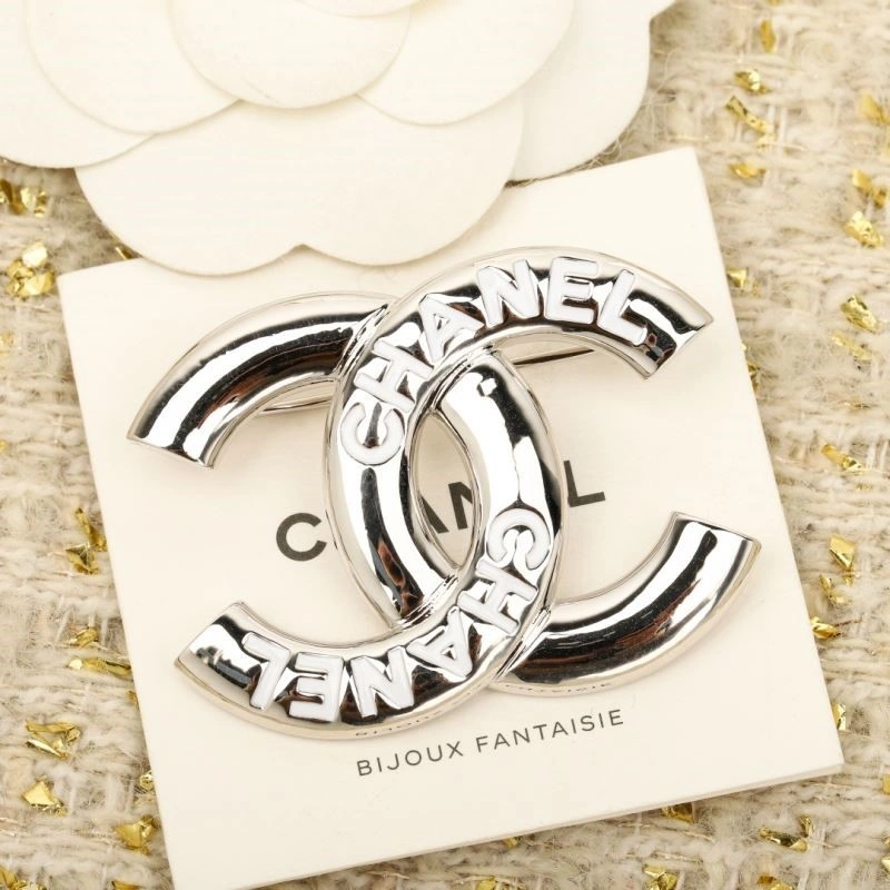 Neat Chanel Brooches 225549