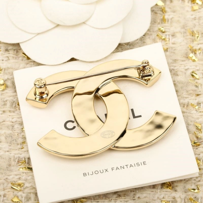 Neat Chanel Brooches 225549