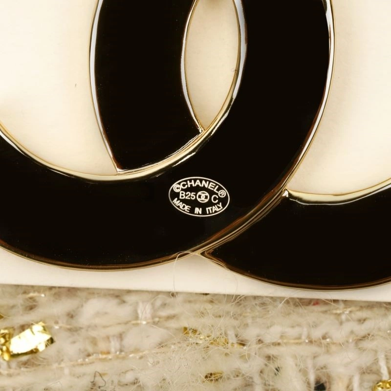 Neat Chanel Brooches 225549