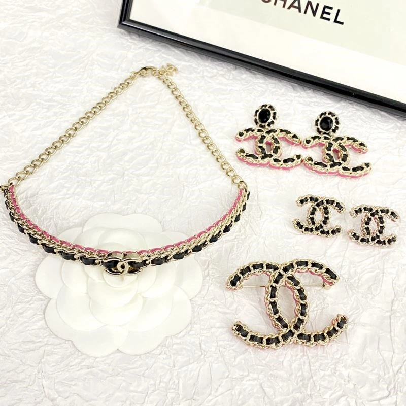 Practical Chanel Brooches 225544