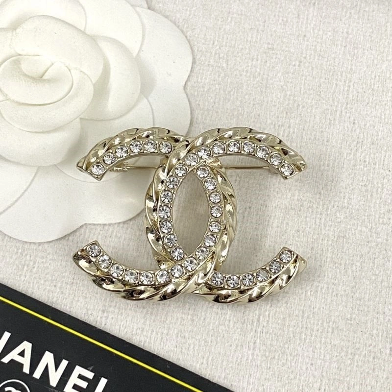 Versatile Chanel Brooches 225535