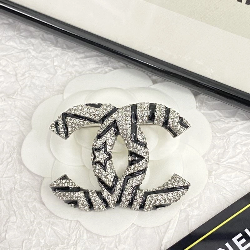 Durable Chanel Brooches 225538