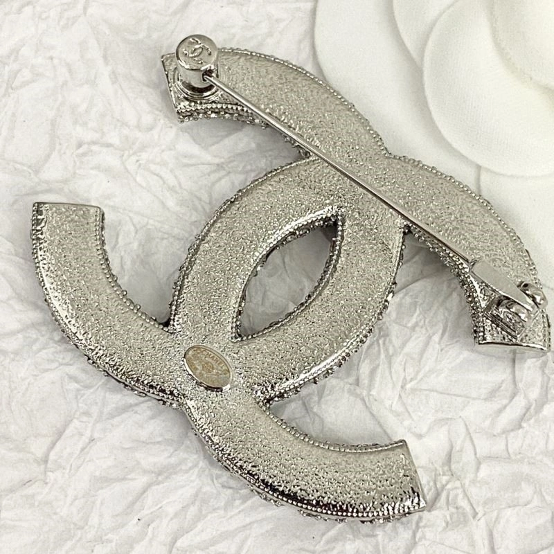 Durable Chanel Brooches 225538