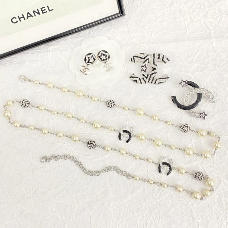 Durable Chanel Brooches 225538