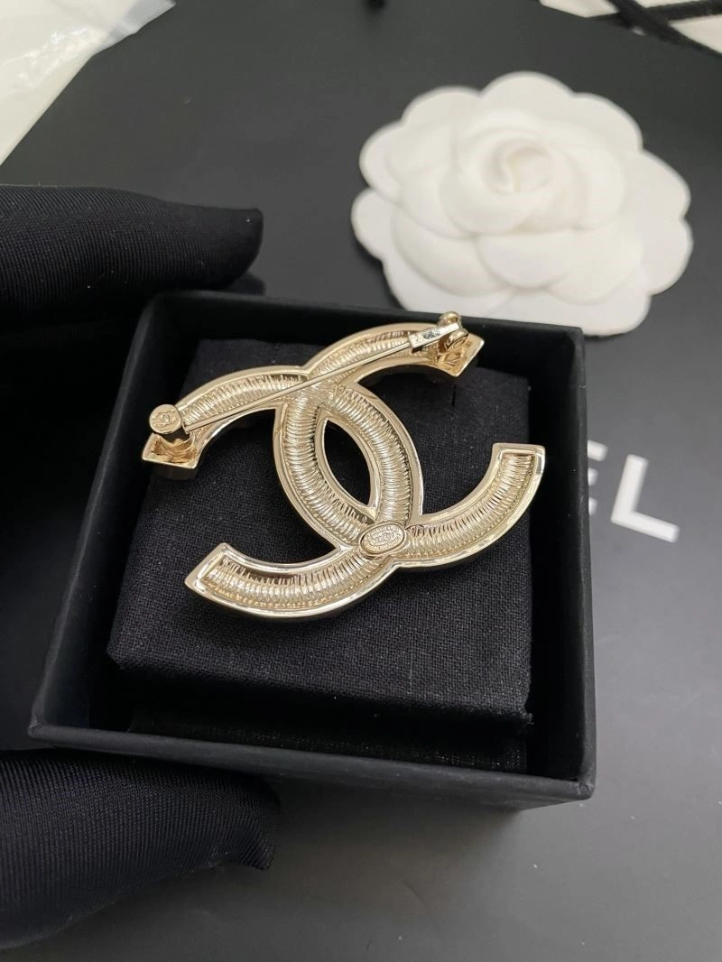 Chanel Brooches Snug 225534