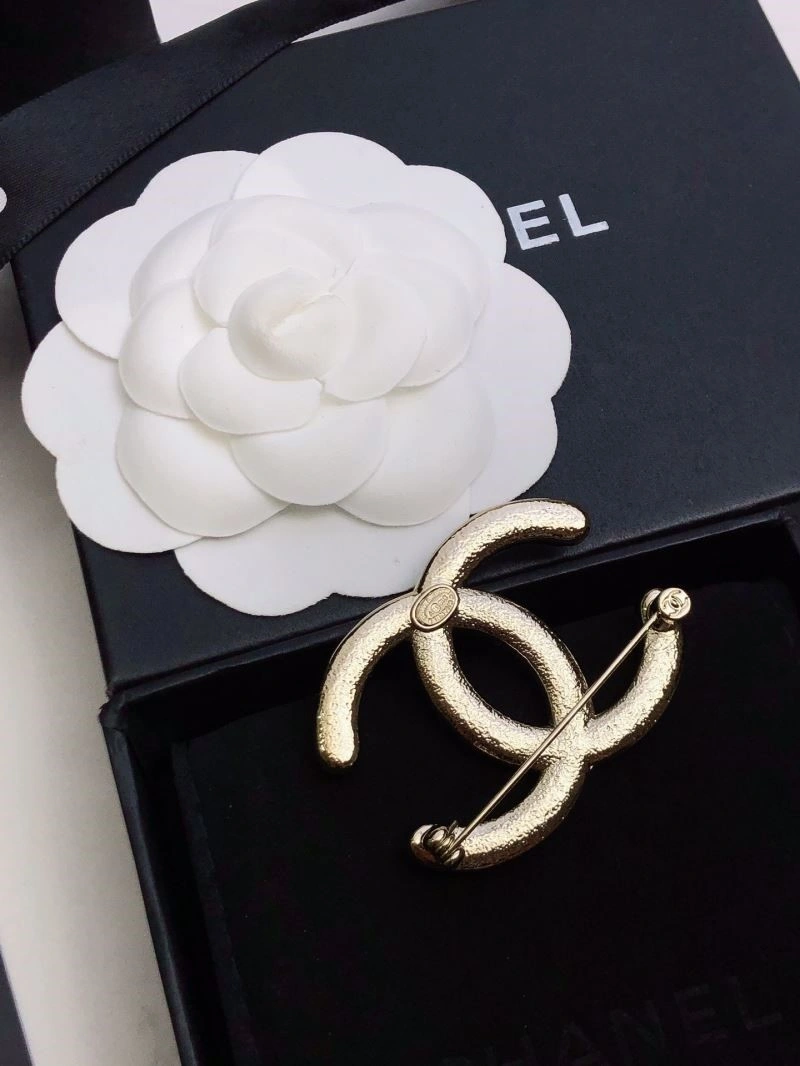 Neat Chanel Brooches 225536