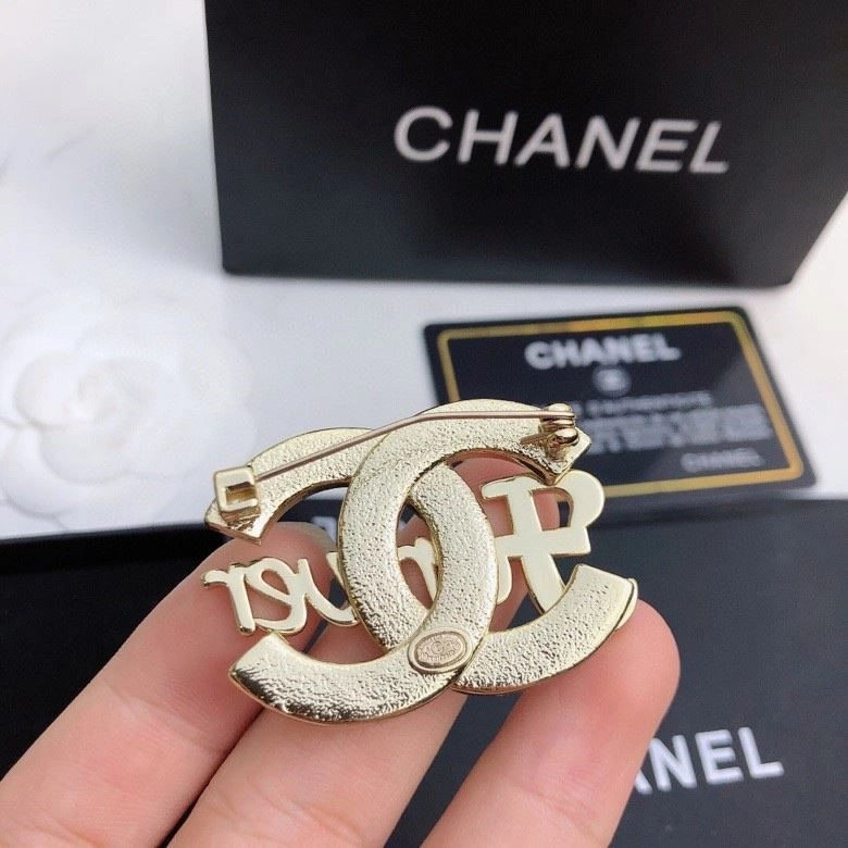 Chanel Brooches Unisex 225528